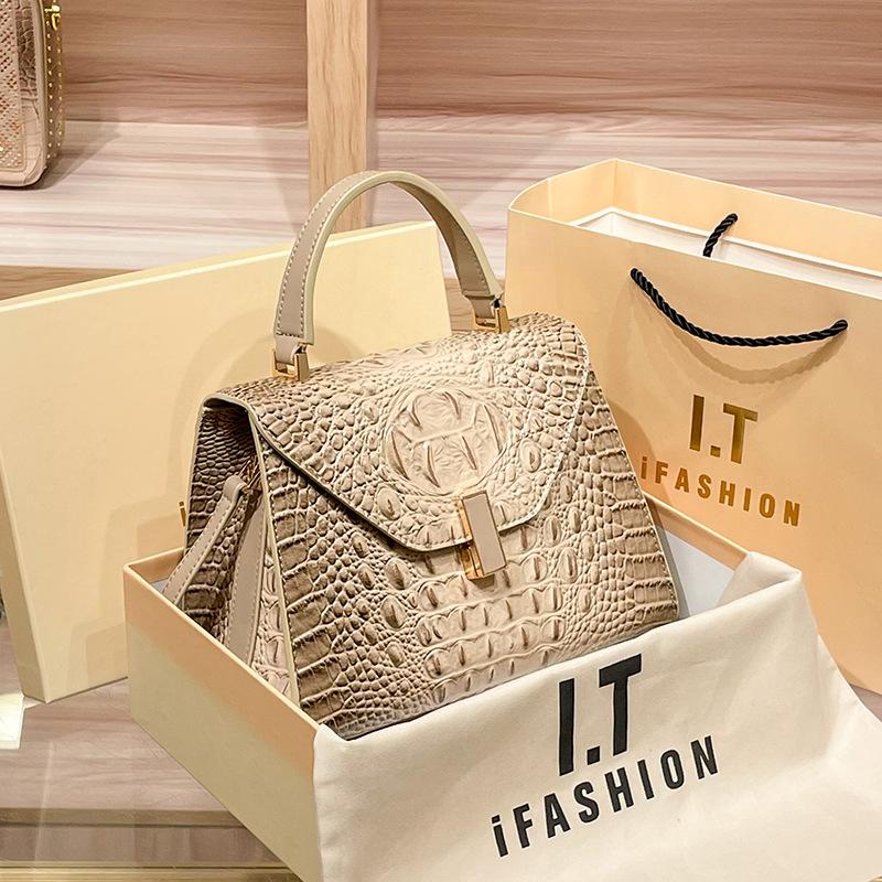 Handbag, Women s Autumn New Item, Crocodile Pattern, Niche, Light Luxury, High-end Feeling, Crossbody Bag, Temperament, Evening Bag хакі
Handbag, Women s Autumn New Item, Crocodile Pattern, Niche, Light Luxury, High-end Feeling, Crossbody Bag, Temperament, Evening Bag хакі
