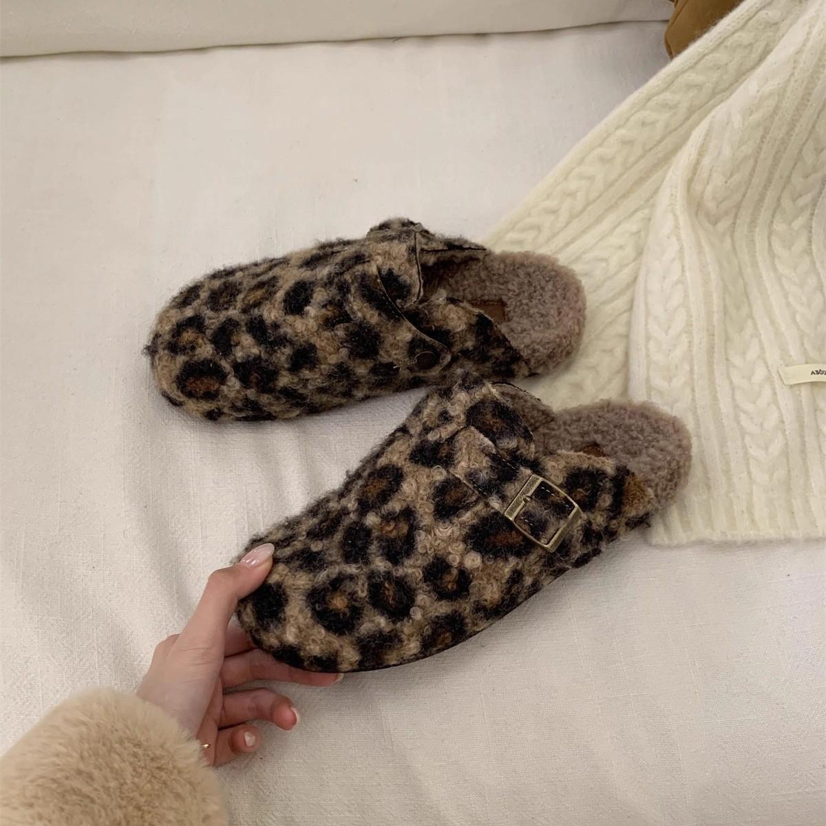Gray fluffy shoes women wear thick-soled Birkenstocks in winter, women s velvet bag head half-drag cotton shoes 40 леопард друку кольору
Gray fluffy shoes women wear thick-soled Birkenstocks in winter, women s velvet bag head half-drag cotton shoes 40 леопард друку кольору