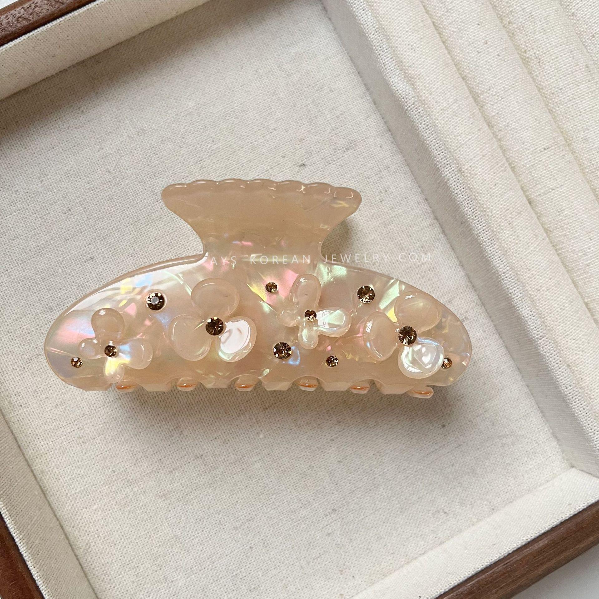 Aiyisi Korean Forest Style Rhinestone Flower Hair Hair - Creative Sweet Girl Shark Clip.
Aiyisi Korean Forest Style Rhinestone Flower Hair Hair - Creative Sweet Girl Shark Clip.