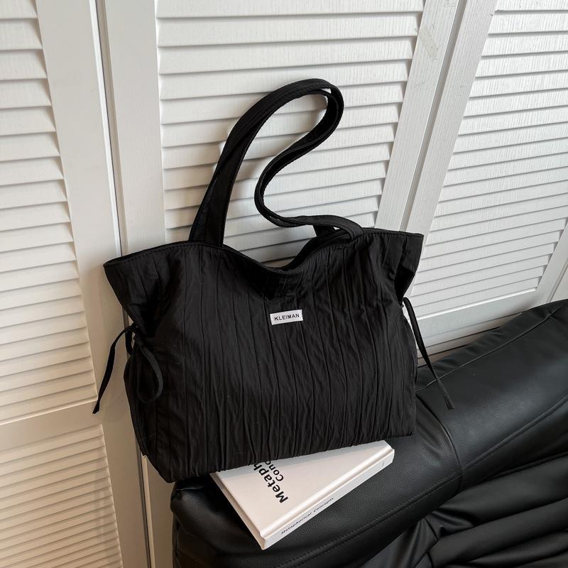 Versatile Lazy Folded Shoulder Bag Women s Crossbody Large Capacity Casual Class Tote Bag чёрный
Versatile Lazy Folded Shoulder Bag Women s Crossbody Large Capacity Casual Class Tote Bag чёрный