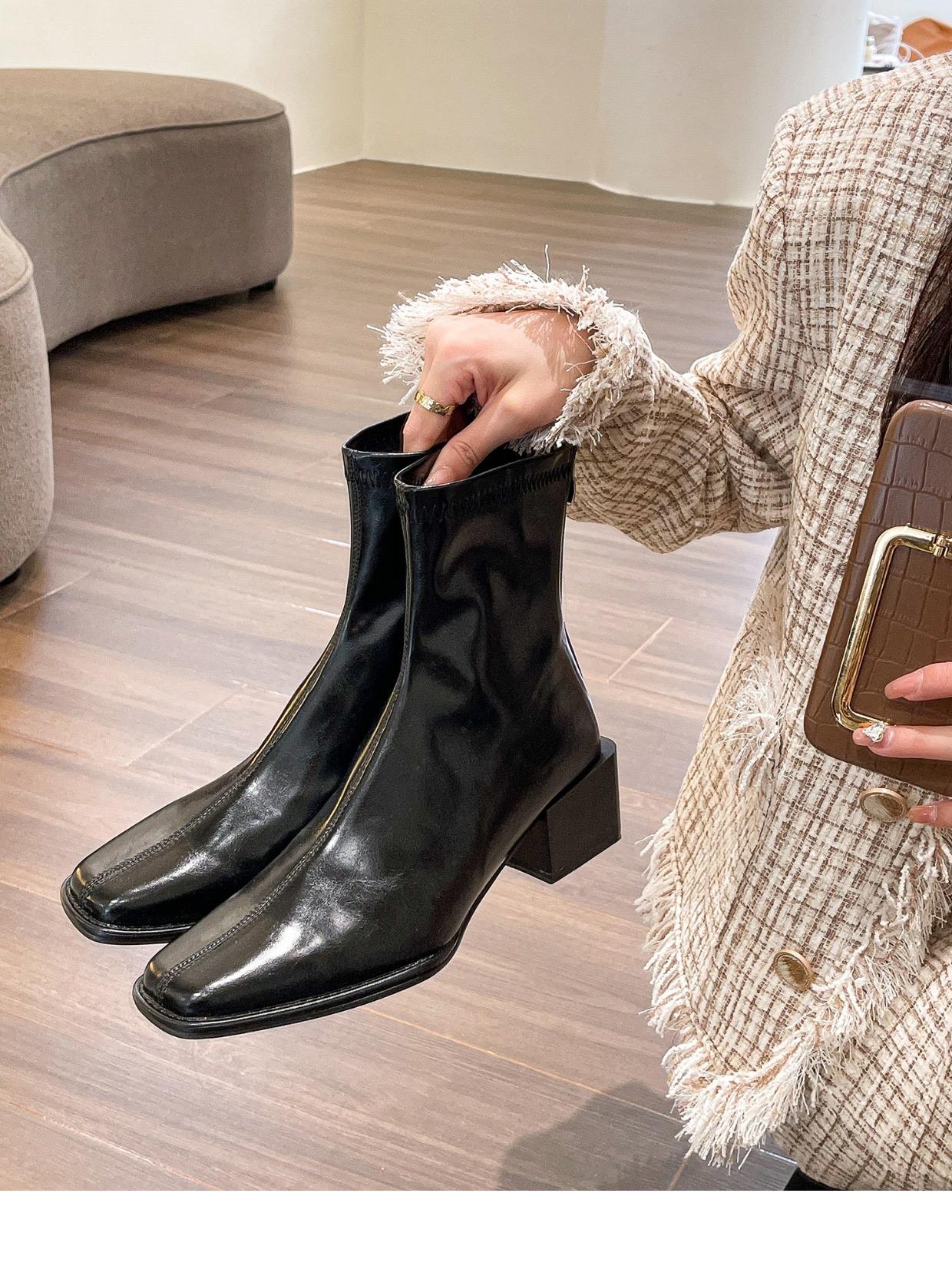 Модные женские ботинки на толстой подошве, новые зимние ботинки с квадратной головкой 2024 года, высококачественные повседневные удобные ботинки с молнией сзади, Botines Mujer 39 чёрный
Модные женские ботинки на толстой подошве, новые зимние ботинки с квадратной головкой 2024 года, высококачественные повседневные удобные ботинки с молнией сзади, Botines Mujer 39 чёрный