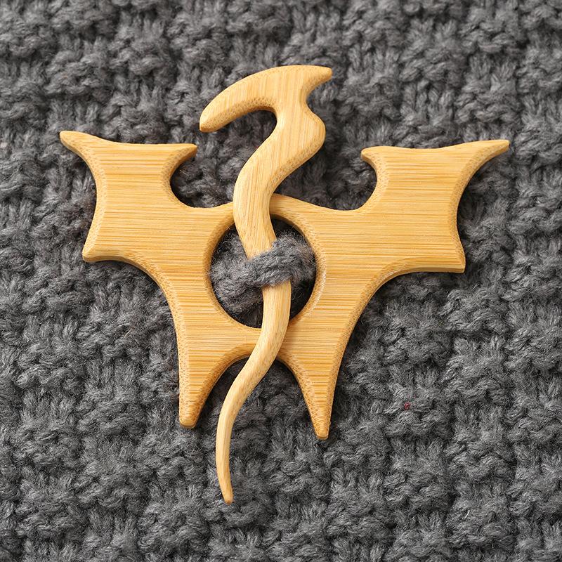 Vintage niche wooden brooch autumn and winter sweater shawl wooden pin cute fixed buckle decorative scarf buckle
Vintage niche wooden brooch autumn and winter sweater shawl wooden pin cute fixed buckle decorative scarf buckle