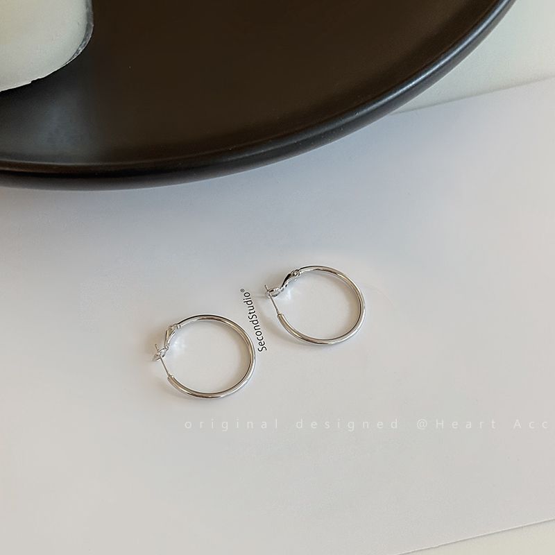 Cool Style Fancy Silver Needle Women s Stud Earrings Simple Bracelet Silver Earring -2cm (Silver Needle)
Cool Style Fancy Silver Needle Women s Stud Earrings Simple Bracelet Silver Earring -2cm (Silver Needle)