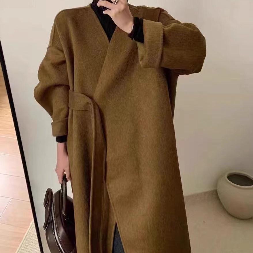 2025 V-neck Double-sided Wool Coat with Flowing Ribbon - Women s Autumn/Winter Design M (60-75 kg)
2025 V-neck Double-sided Wool Coat with Flowing Ribbon - Women s Autumn/Winter Design M (60-75 kg)