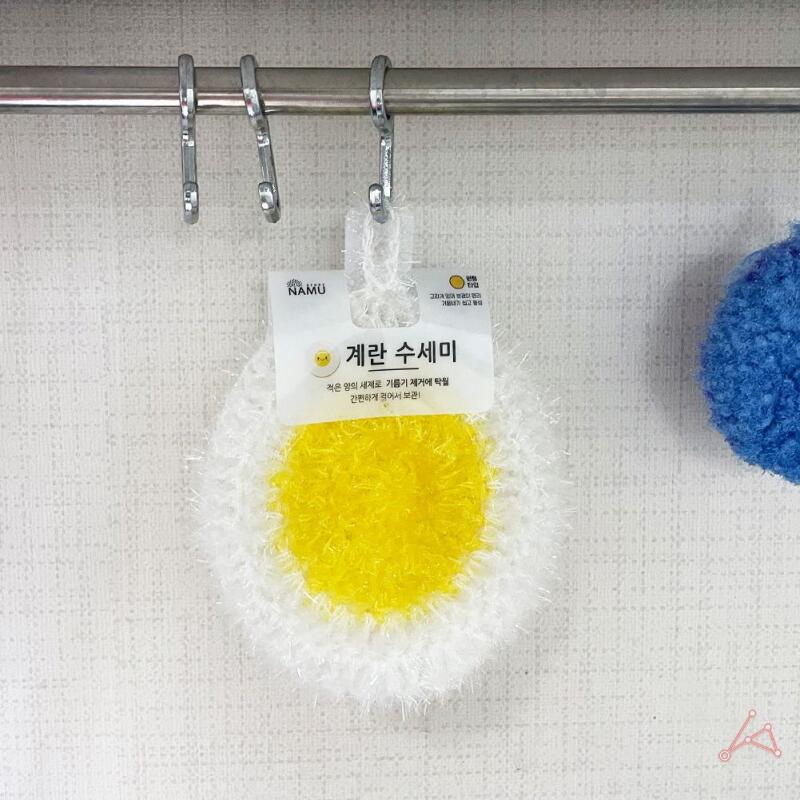 1 fried egg sponge
1 fried egg sponge