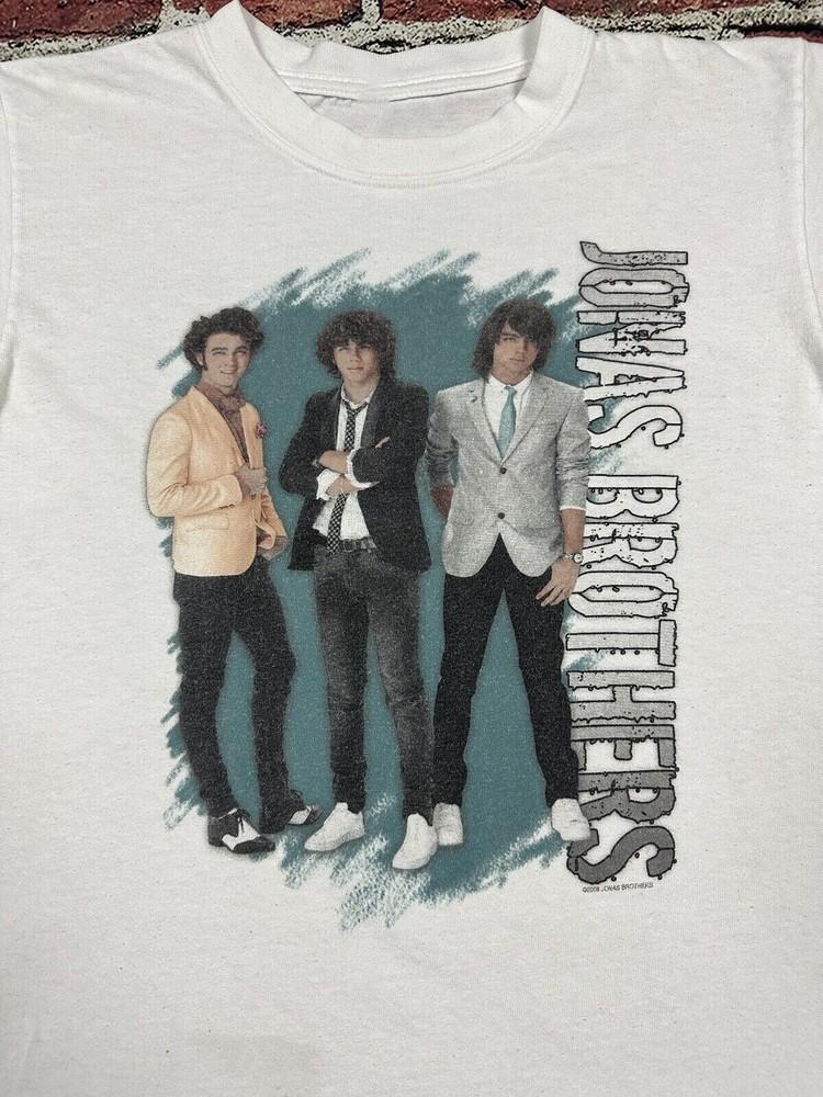 The Jonas Brothers 2008 Tour Shirt White Classic Unisex S5XL Unisex T-Shirt L
The Jonas Brothers 2008 Tour Shirt White Classic Unisex S5XL Unisex T-Shirt L