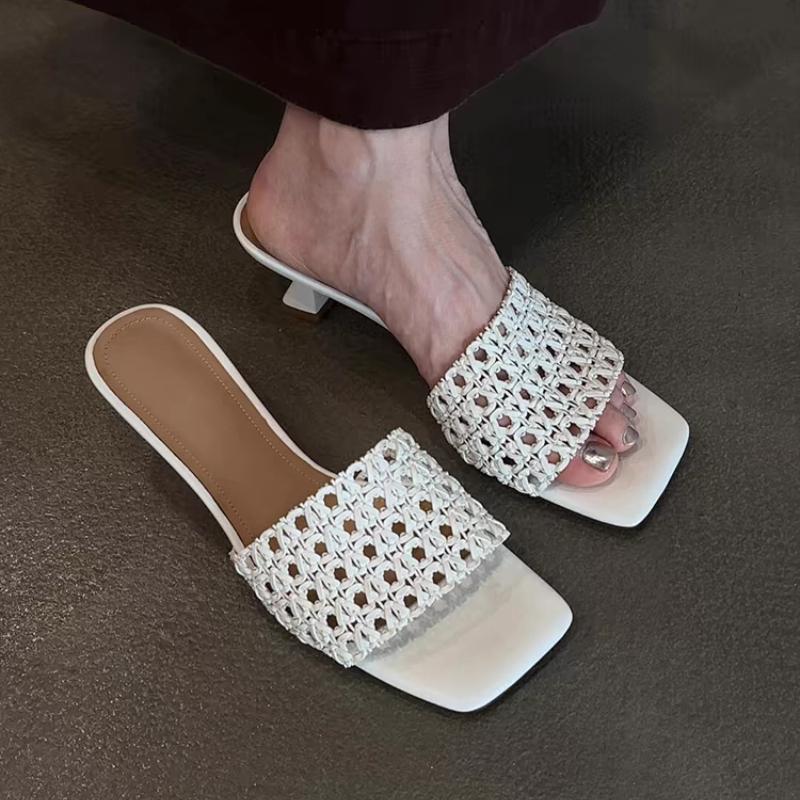 New Lightweight Women s Slippers Casual Flat Bottom Outdoor Wear Summer Hollow out Solid Color Soft Sole Sandals 36 белый
New Lightweight Women s Slippers Casual Flat Bottom Outdoor Wear Summer Hollow out Solid Color Soft Sole Sandals 36 белый