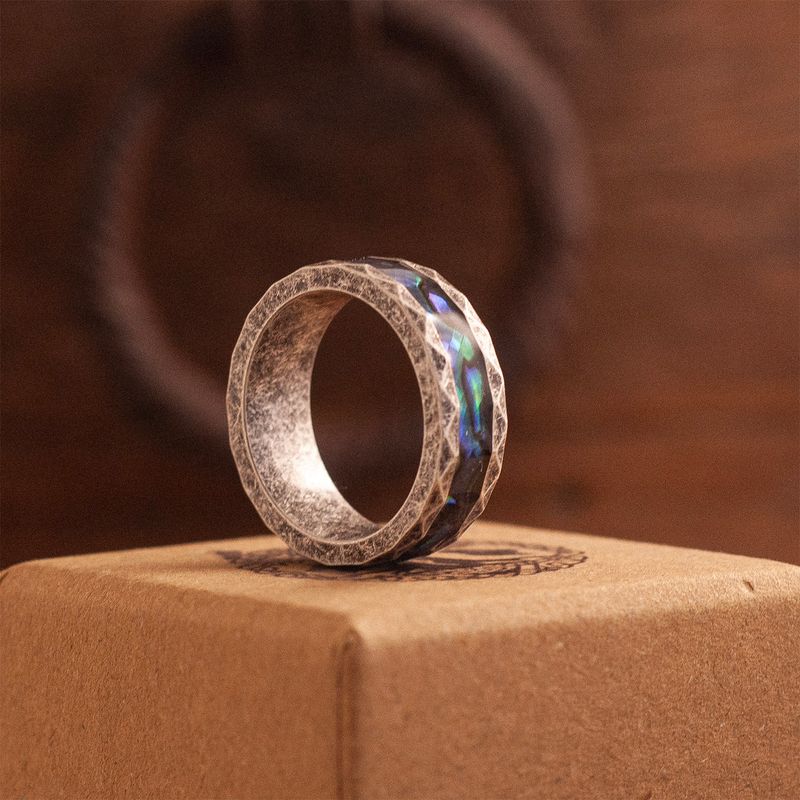 Night Works Orkney Islands European and American Retro Maillard Shell Wood Grain Inlaid Ring for Men Large Size
Night Works Orkney Islands European and American Retro Maillard Shell Wood Grain Inlaid Ring for Men Large Size
