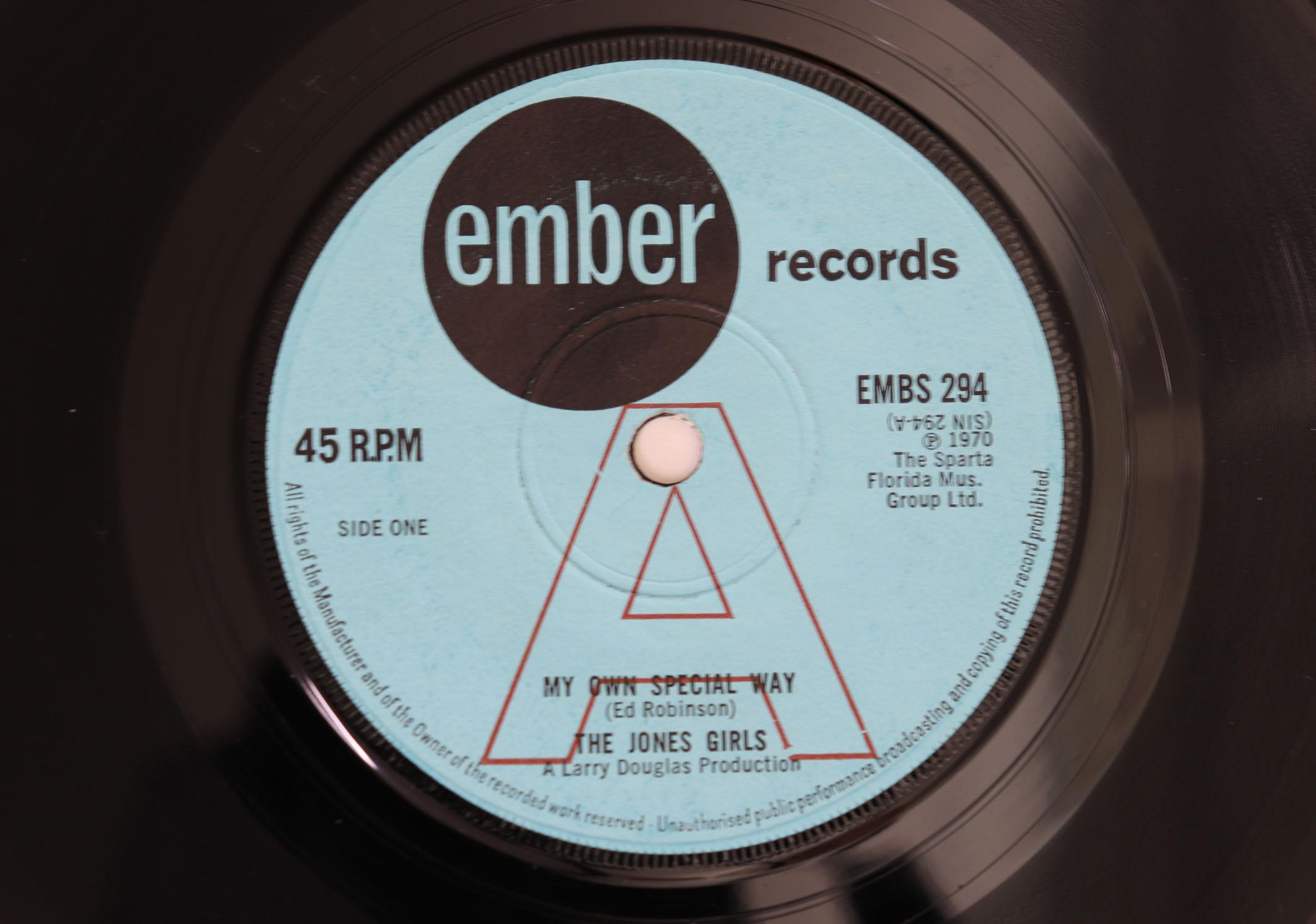 7inch Record JONES GIRLS My Own Special Way Learn How To L EMBS294 EMBER Non Japan SoulFunk Used
7inch Record JONES GIRLS My Own Special Way Learn How To L EMBS294 EMBER Non Japan SoulFunk Used