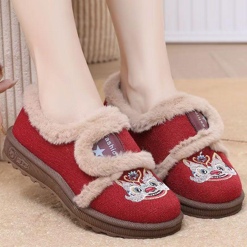 Winter New Flat sole Embroidered Elderly Cotton Shoes Thicken Plush Keep Warm Soft sole Non Slip Light Velcro Women Hanfu Shoes 36 червоний
Winter New Flat sole Embroidered Elderly Cotton Shoes Thicken Plush Keep Warm Soft sole Non Slip Light Velcro Women Hanfu Shoes 36 червоний