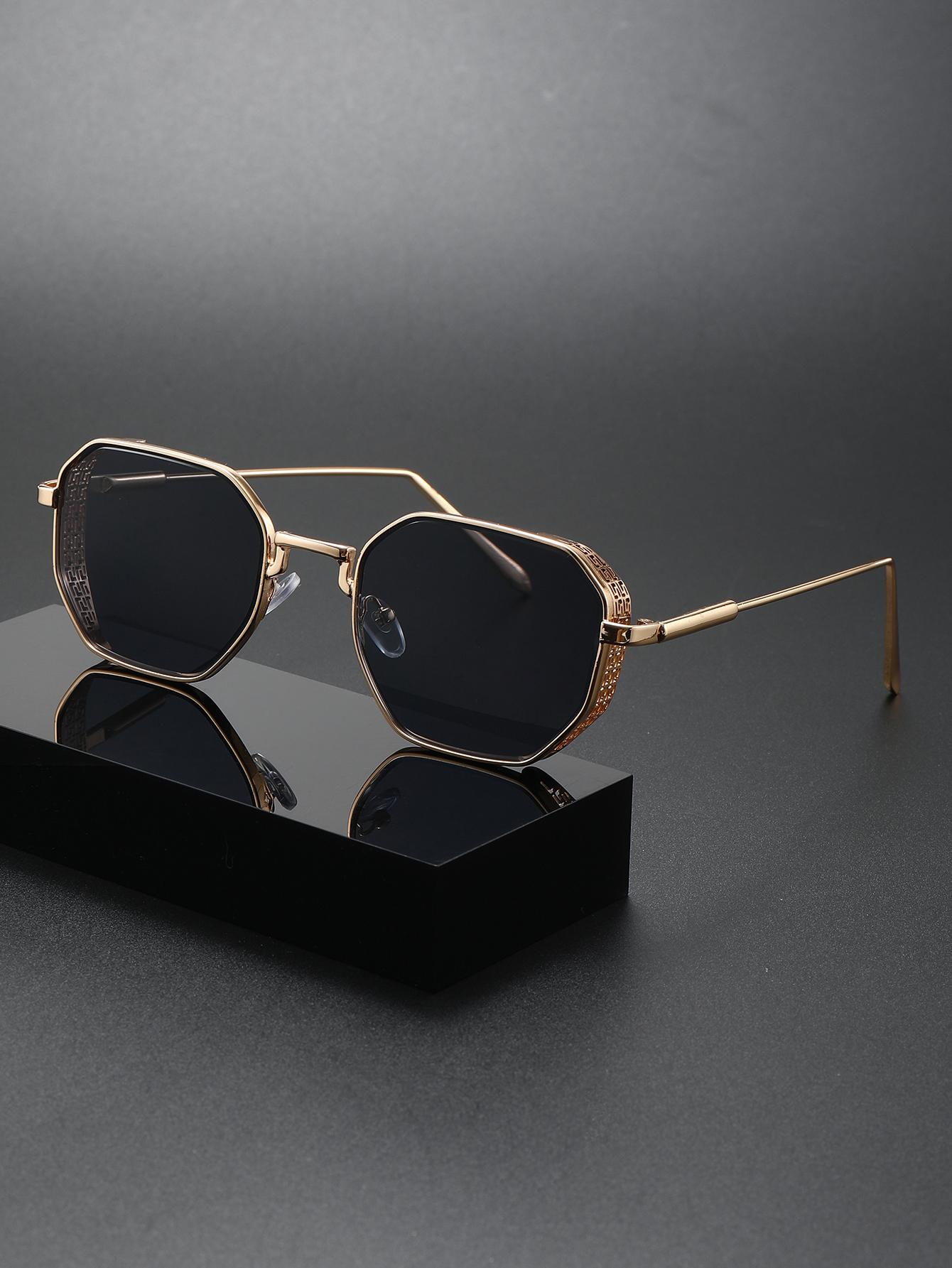 1PCS Retro Style Classic Sunglasses Couple Model Hollow Frame Design Sunscreen Glasses Essential for Outdoor Holidays
1PCS Retro Style Classic Sunglasses Couple Model Hollow Frame Design Sunscreen Glasses Essential for Outdoor Holidays