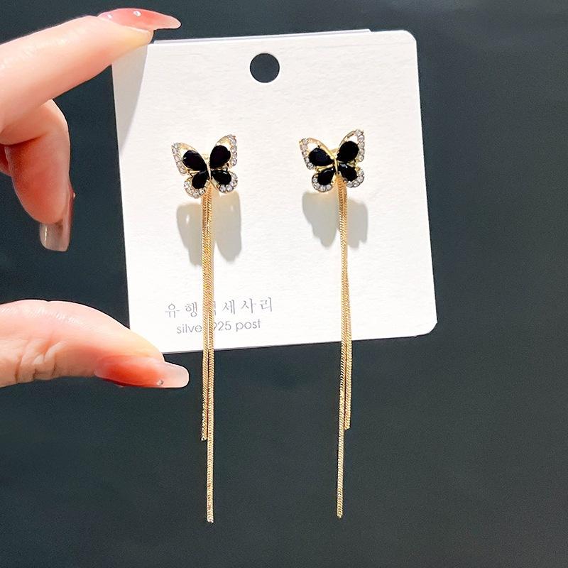 Black Butterfly Tassel Earrings for Women Convertible 2-in-1 Design Thread Statement Short Long Chain Femlae Dangle Earrings
Black Butterfly Tassel Earrings for Women Convertible 2-in-1 Design Thread Statement Short Long Chain Femlae Dangle Earrings