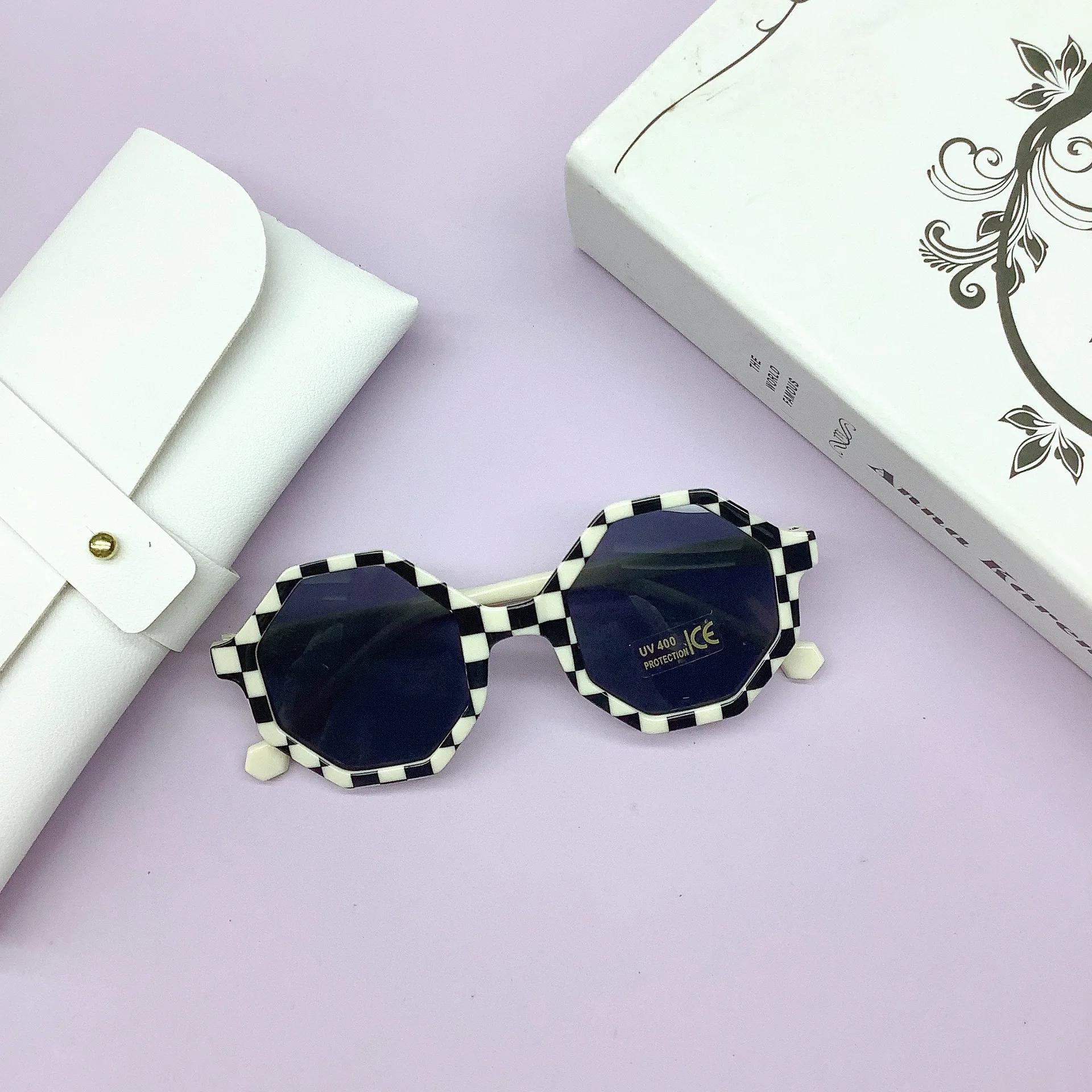 Children Classical Geometric UV400 Sunglasses Boy Girl Colors Outdoor Sun Protection Sunglasses Baby Stylish Shades Eyeglasses Kids As picture
Children Classical Geometric UV400 Sunglasses Boy Girl Colors Outdoor Sun Protection Sunglasses Baby Stylish Shades Eyeglasses Kids As picture