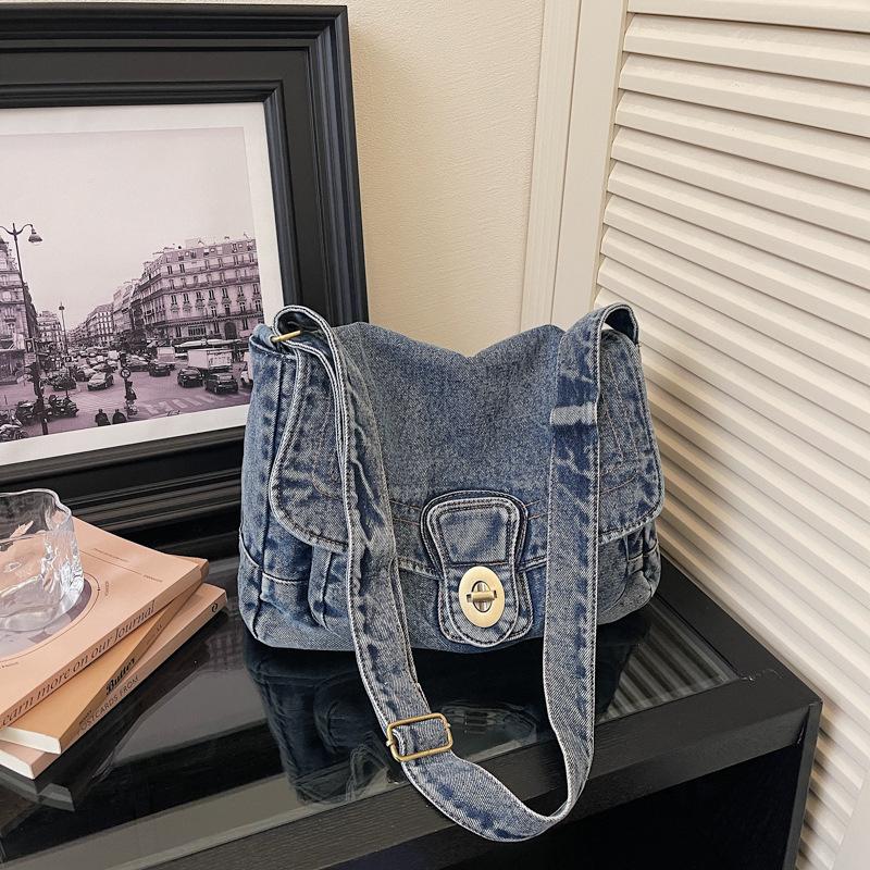 New Korean Style Washed Denim Shoulder Bag Fashiable Commuting Bag Fashiable and Versatile for Daily Us Crossbody Bag
New Korean Style Washed Denim Shoulder Bag Fashiable Commuting Bag Fashiable and Versatile for Daily Us Crossbody Bag