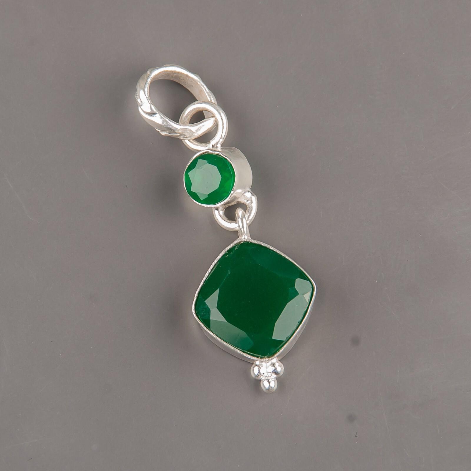 Зеленый Оникс Драгоценный Камень 925 Стерлинговое Серебро Женский Подарок Ювелирное Изделие Ручной Работы Подвеска PP-9-16
Зеленый Оникс Драгоценный Камень 925 Стерлинговое Серебро Женский Подарок Ювелирное Изделие Ручной Работы Подвеска PP-9-16