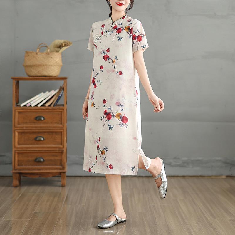 Lightweight Cotton-Linen Stand Collar Qipao Dress with Asymmetrical Placket and Pomegranate Print. L
Lightweight Cotton-Linen Stand Collar Qipao Dress with Asymmetrical Placket and Pomegranate Print. L