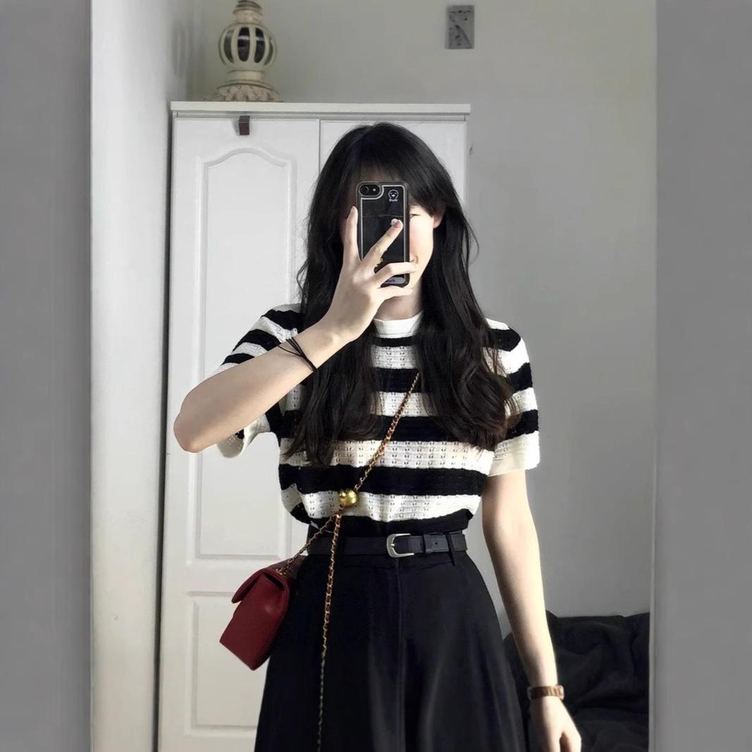 Elegant French Jacquard Striped Round Neck Knit T-Shirt - Sweet & Spicy Summer Short Sleeve Top Medium
Elegant French Jacquard Striped Round Neck Knit T-Shirt - Sweet & Spicy Summer Short Sleeve Top Medium