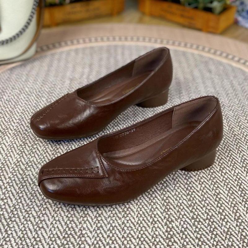 Soft leather soft sole temperament shallow mouth retro small leather shoes single shoes women s autumn new flat bottom one pedal versatile 40 бордовий
Soft leather soft sole temperament shallow mouth retro small leather shoes single shoes women s autumn new flat bottom one pedal versatile 40 бордовий