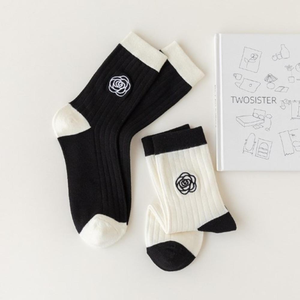 2pcs Breathable Rose Pattern Harajuku Socks Cotton Black Mid Length Socks Embroidered Tube Socks
2pcs Breathable Rose Pattern Harajuku Socks Cotton Black Mid Length Socks Embroidered Tube Socks