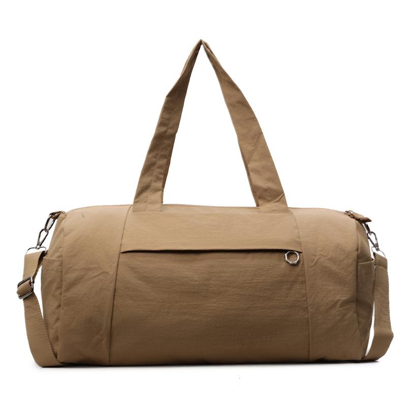Japanese-style simple and versatile lightweight shoulder bag, casual gym bag, large-capacity tote bag, fashionable crossbody travel bag 42*21*20 хакі
Japanese-style simple and versatile lightweight shoulder bag, casual gym bag, large-capacity tote bag, fashionable crossbody travel bag 42*21*20 хакі