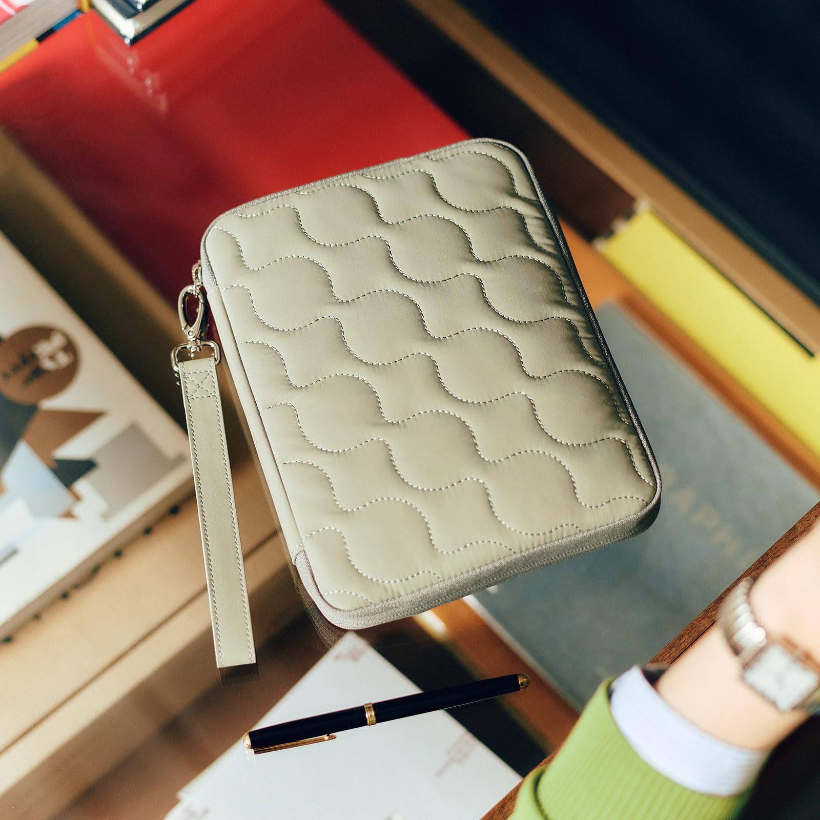 Обложка для блокнота Hobonichi Techo Cousin Quilt (A5) зелёный
Обложка для блокнота Hobonichi Techo Cousin Quilt (A5) зелёный