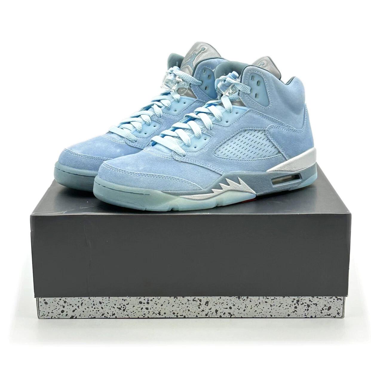 DD9336-400 Nike Air Jordan 5 Retro Blue Bird Фото Футбольний Сірий Металевий Сріблястий US 11.5W
DD9336-400 Nike Air Jordan 5 Retro Blue Bird Фото Футбольний Сірий Металевий Сріблястий US 11.5W