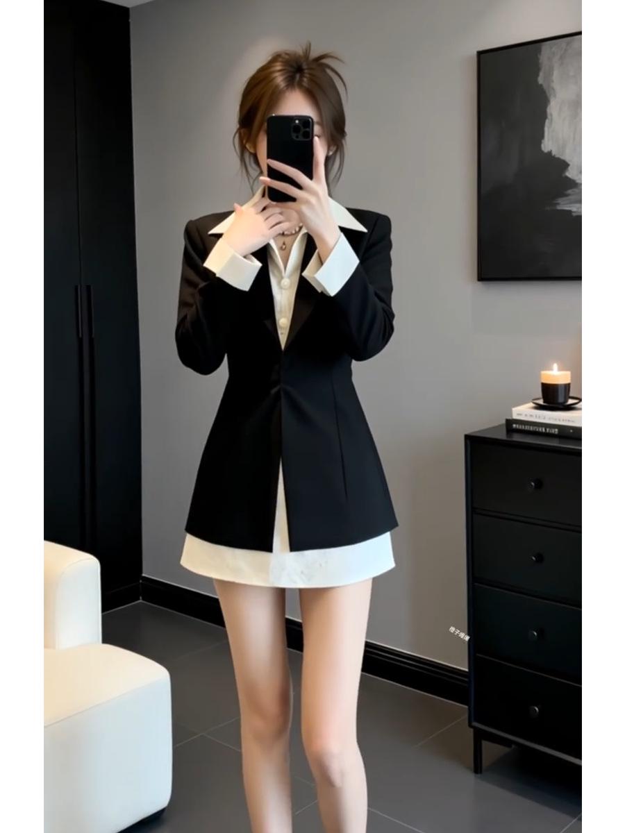 High-End Color-Block Slimming Waist-Cinching Long-Sleeve Dress for Women - Elegant Autumn/Winter Style M
High-End Color-Block Slimming Waist-Cinching Long-Sleeve Dress for Women - Elegant Autumn/Winter Style M