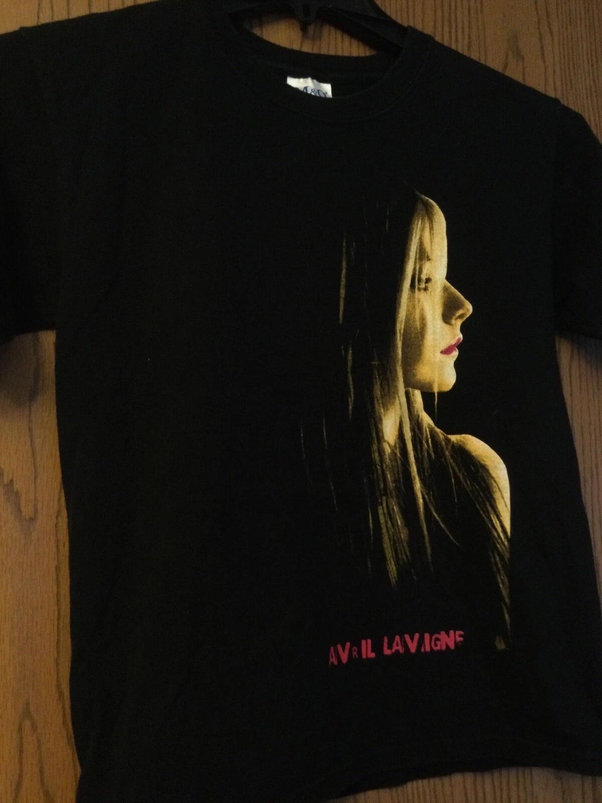 Avril Lavigne - North America Tour 2005 - Black Shirt/2 Sided/Youth M (10-12) L
Avril Lavigne - North America Tour 2005 - Black Shirt/2 Sided/Youth M (10-12) L