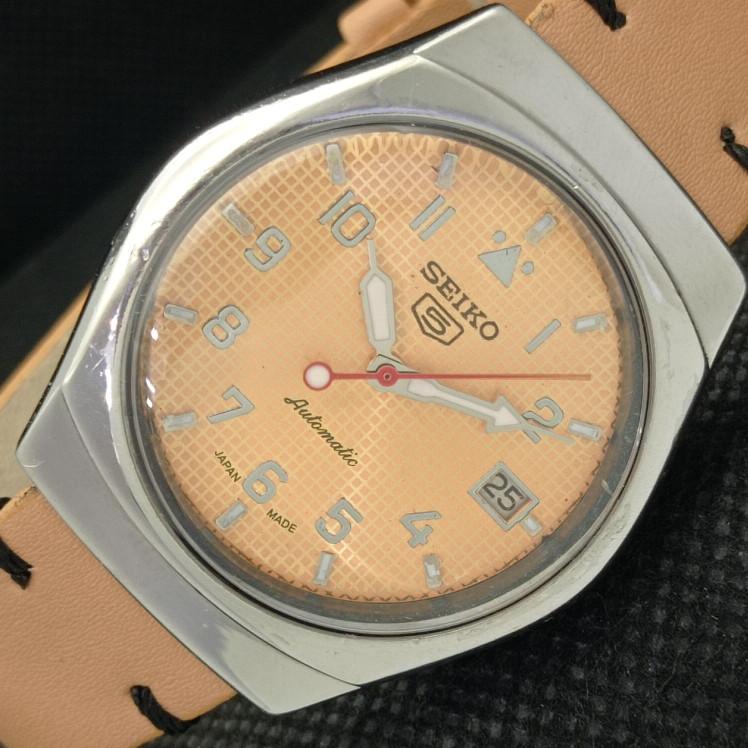 Б/У винтажные мужские часы SEIKO 5 AUTOMATIC 7005A JAPAN с датой 608i-a316801-2 SKU608i-a316801
Б/У винтажные мужские часы SEIKO 5 AUTOMATIC 7005A JAPAN с датой 608i-a316801-2 SKU608i-a316801