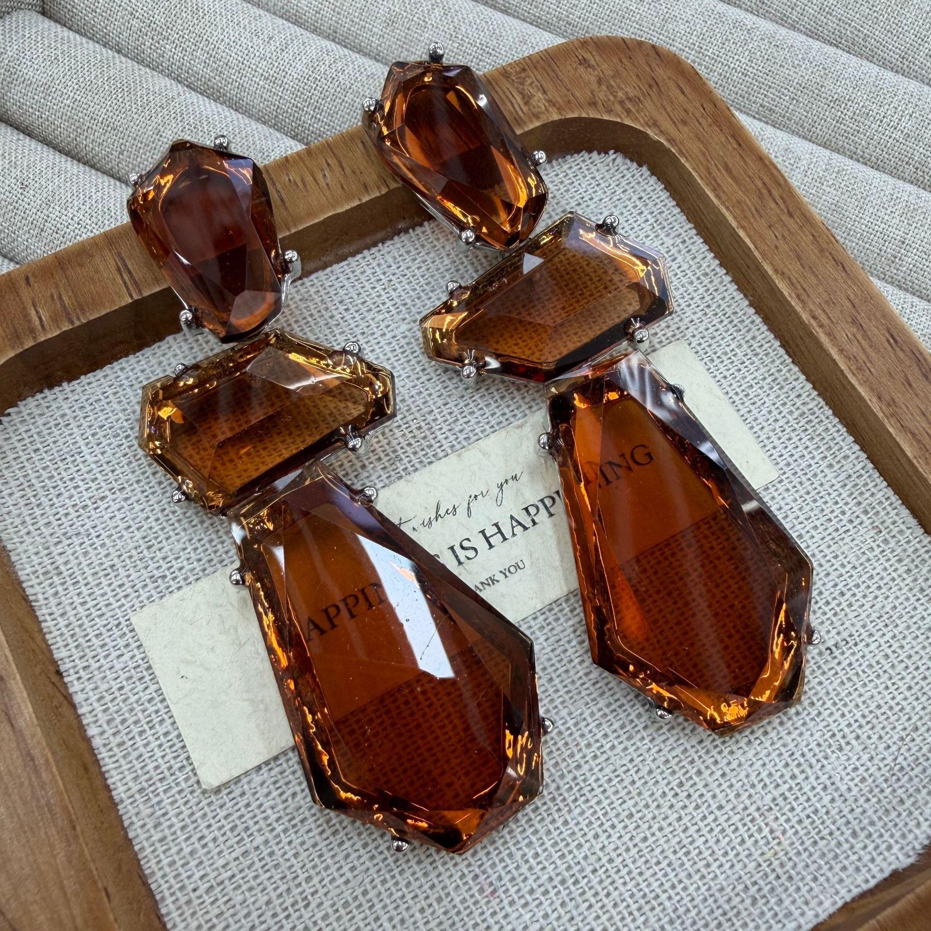 Irregular Geometric Polygonal Earrings Temperament Exaggerated Long Multi-Layer Resin Ear Jewelry
Irregular Geometric Polygonal Earrings Temperament Exaggerated Long Multi-Layer Resin Ear Jewelry