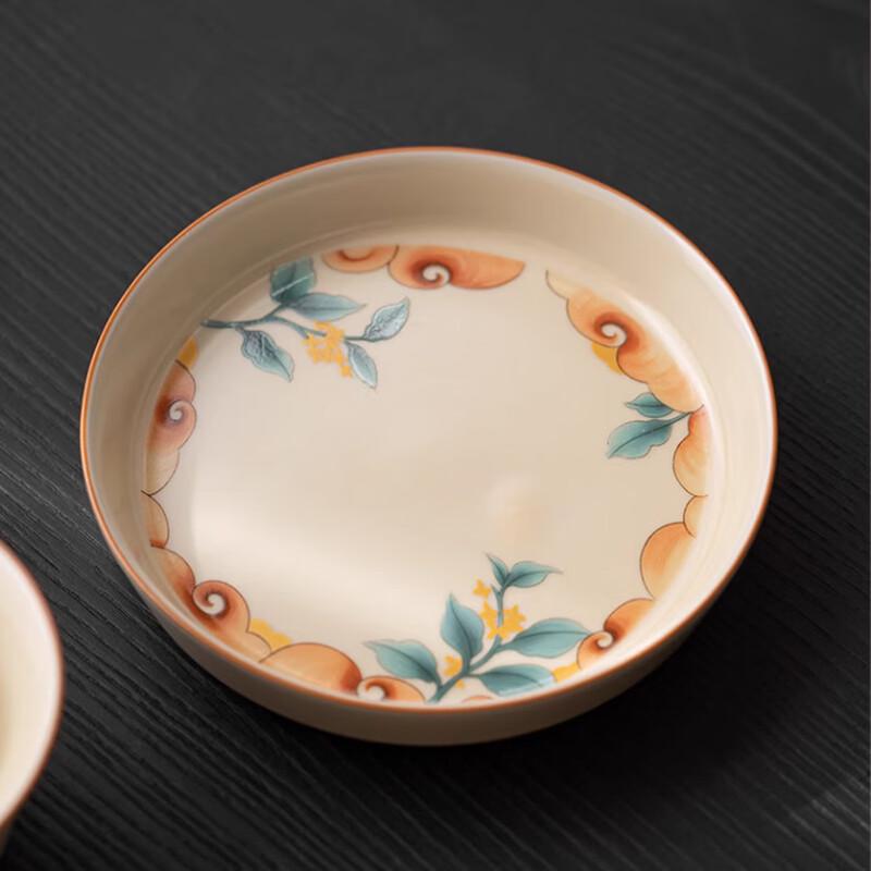 Ru Kiln Dessert Plate & Teapot Holder
Ru Kiln Dessert Plate & Teapot Holder