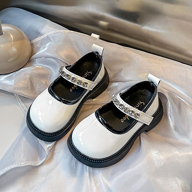 Girls Leather Shoes Black Glossy Kids Flat Shoes Round Toes Non-slip 2025 New Girls Princess Shoes Shiny Crystal Ins Trend Sweet 21 бежевый
Girls Leather Shoes Black Glossy Kids Flat Shoes Round Toes Non-slip 2025 New Girls Princess Shoes Shiny Crystal Ins Trend Sweet 21 бежевый