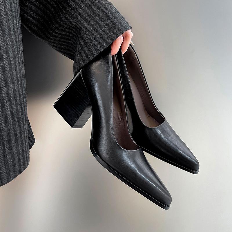 One pedal~ 2025 spring new retro pointed head shallow mouth 8cm thick heel high heels women s versatile commuter shoes 40
One pedal~ 2025 spring new retro pointed head shallow mouth 8cm thick heel high heels women s versatile commuter shoes 40