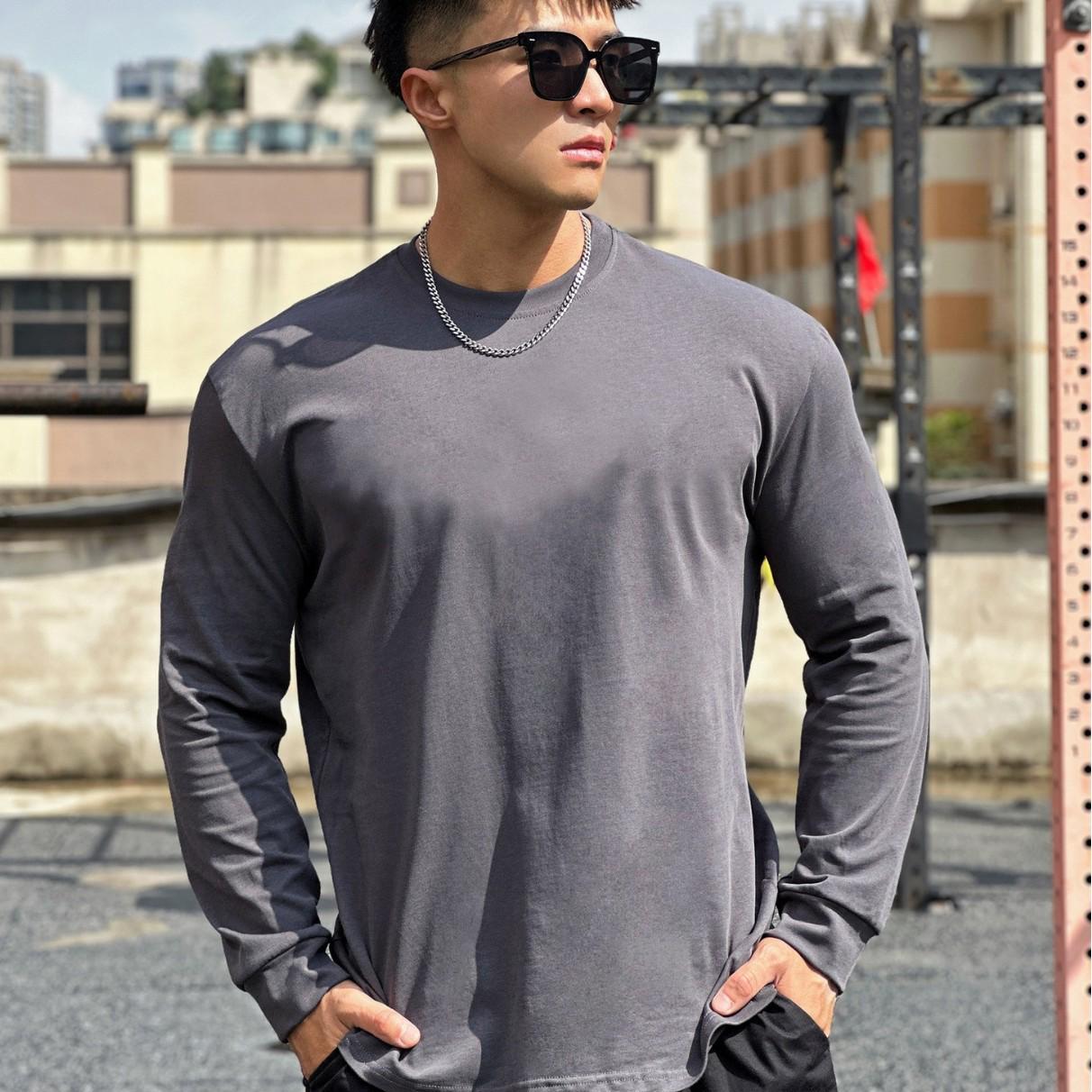 Men s Trendy Long Sleeve Cotton Training Top with Shoulder Pads for Running and Basketball - Autumn/Winter Crew Neck Base Layer Medium світло-сірий колір
Men s Trendy Long Sleeve Cotton Training Top with Shoulder Pads for Running and Basketball - Autumn/Winter Crew Neck Base Layer Medium світло-сірий колір
