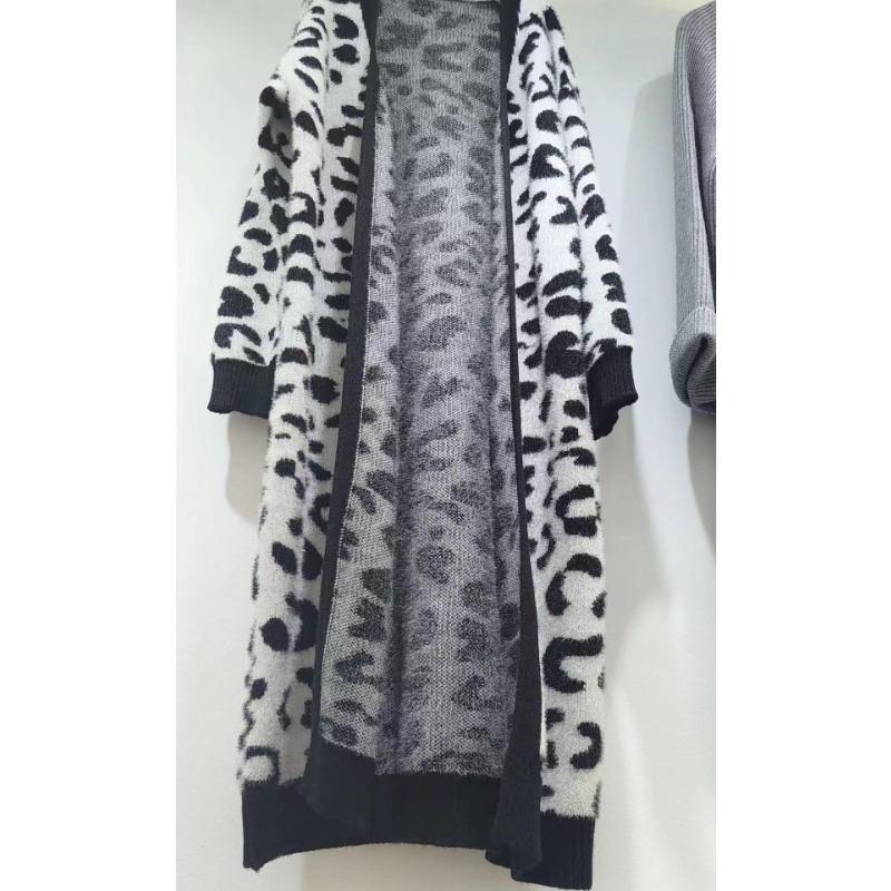 Новый вязаный кардиган с леопардовым принтом, женский, длинный, свободный, большого размера, имитация норки, повседневный, модный свитер-жакет One size
Новый вязаный кардиган с леопардовым принтом, женский, длинный, свободный, большого размера, имитация норки, повседневный, модный свитер-жакет One size
