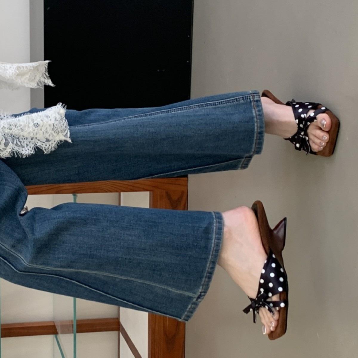 Summer Slope Heel French Square Head Polka Dot Bow One-Word Slippers Women S Outer Wear 39
Summer Slope Heel French Square Head Polka Dot Bow One-Word Slippers Women S Outer Wear 39