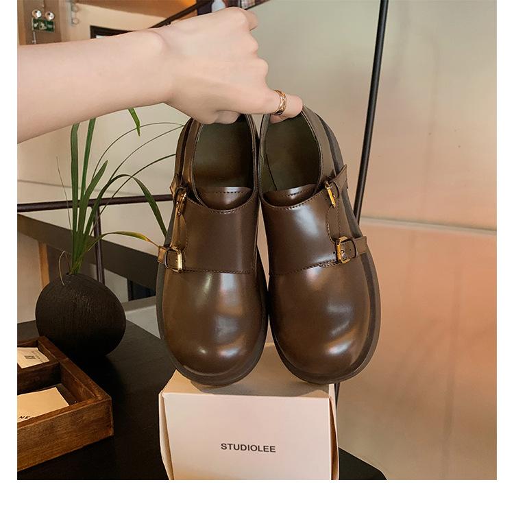 Grape Mom Studiolee Double Buckle with Round Head One Pedal Versatile British Style Big Head Leather Shoes Women s Comfortable Low Heel 38 темно-коричневого кольору
Grape Mom Studiolee Double Buckle with Round Head One Pedal Versatile British Style Big Head Leather Shoes Women s Comfortable Low Heel 38 темно-коричневого кольору