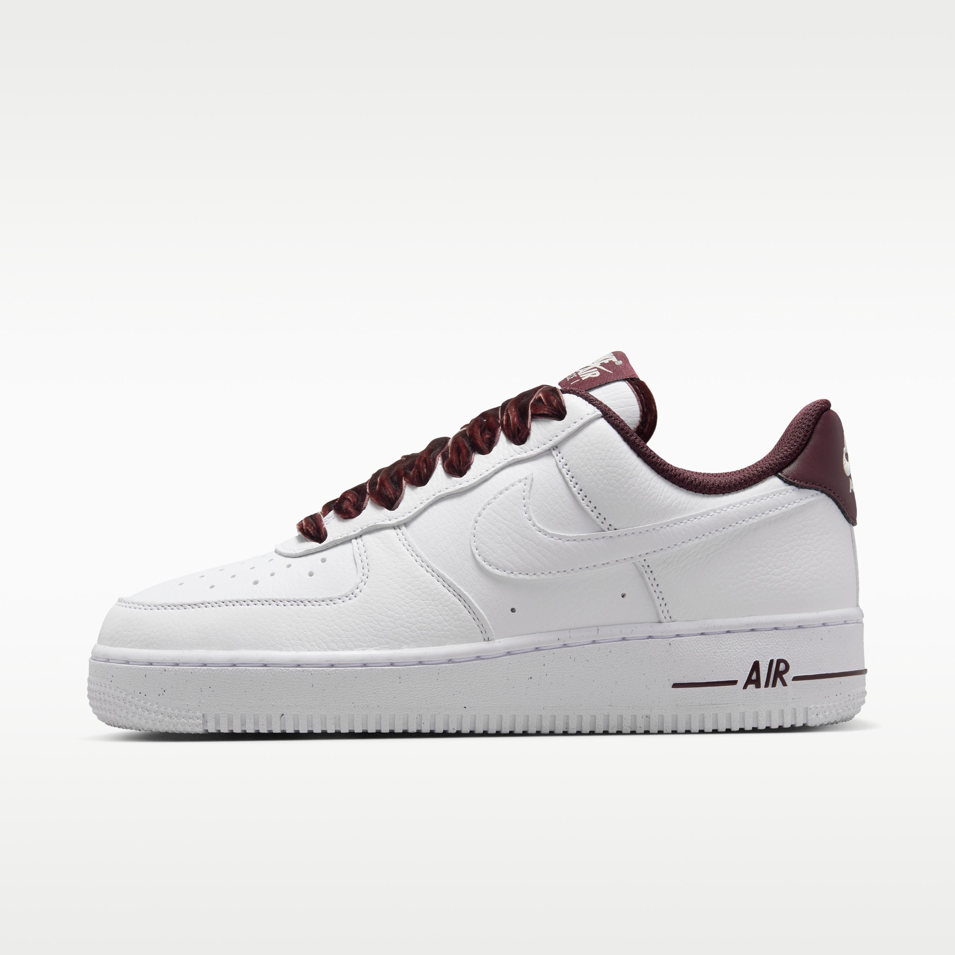 Nike Air Force 1 Low 07 Vintage White Burgundy Crush (Women s) 41
Nike Air Force 1 Low 07 Vintage White Burgundy Crush (Women s) 41