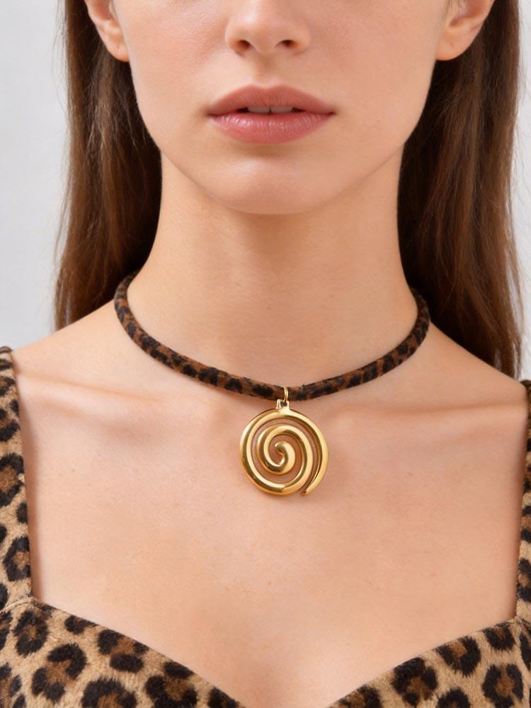 Stainless Steel Spiral Pattern Conch Pendant for Women Leopard Print Long Rope Chain Necklaces Summer Beach Waterproof Jewelry G
Stainless Steel Spiral Pattern Conch Pendant for Women Leopard Print Long Rope Chain Necklaces Summer Beach Waterproof Jewelry G