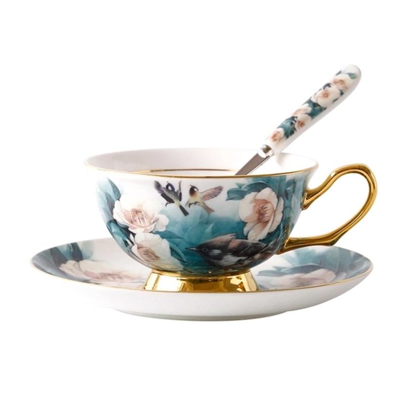 Coffee cups and sauce sets English porcelain tea service Ceramic cup Travel with spoon Retro cup
Coffee cups and sauce sets English porcelain tea service Ceramic cup Travel with spoon Retro cup