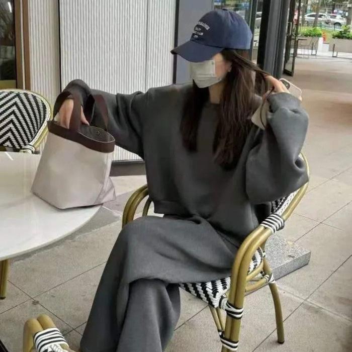 Women s Casual Sport Suit: 2025 Spring/Autumn Round Neck Sweatshirt & Sweatpants Two-Piece Set Small
Women s Casual Sport Suit: 2025 Spring/Autumn Round Neck Sweatshirt & Sweatpants Two-Piece Set Small