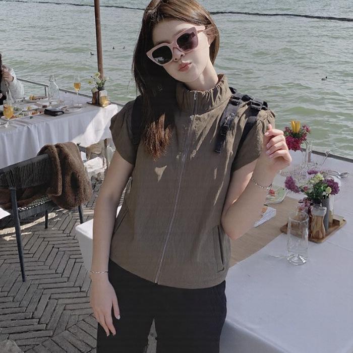 Women s Stylish High-Neck Short-Sleeve Sun Protection Jacket - Lightweight, Breathable Sporty Summer Top L
Women s Stylish High-Neck Short-Sleeve Sun Protection Jacket - Lightweight, Breathable Sporty Summer Top L