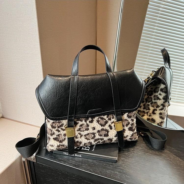 Plush bag women s large-capacity new autumn and winter leopard print messenger bag multi-functional backpack backpack чёрный
Plush bag women s large-capacity new autumn and winter leopard print messenger bag multi-functional backpack backpack чёрный