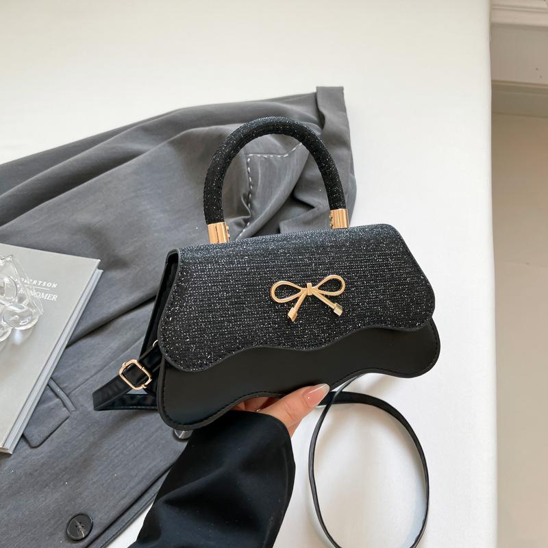 Trend retro light luxury women s bags, summer new fashion casual popular messenger bags, textured portable shoulder bags чорний
Trend retro light luxury women s bags, summer new fashion casual popular messenger bags, textured portable shoulder bags чорний