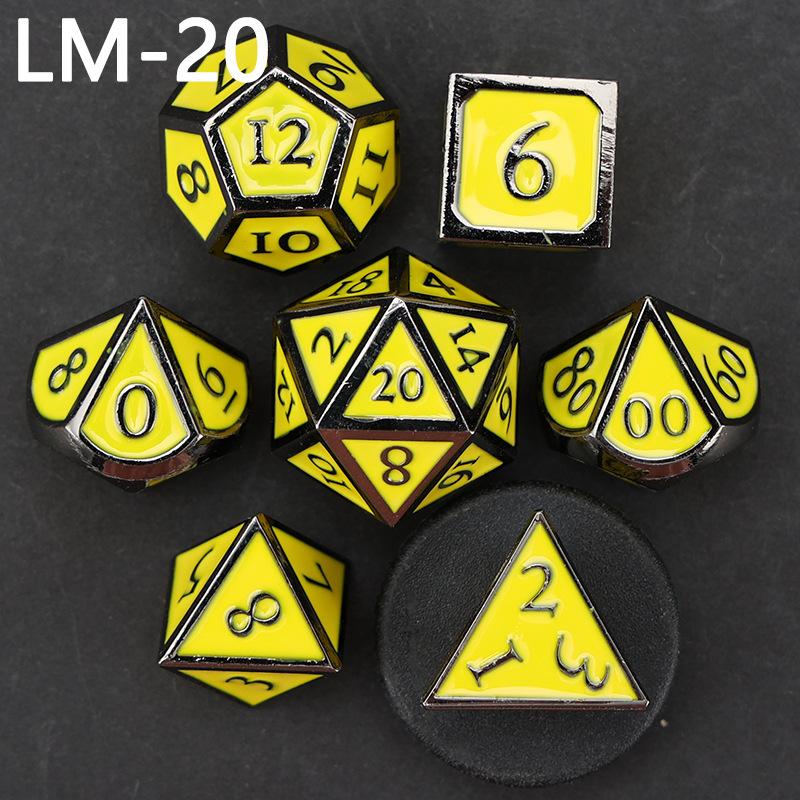 Набор из 7 металлических кубиков DND Polyhedral Solid D&D Dice Set, используется для ролевых игр Dungeon and Dragon Dice Games серебряный/жёлтый
Набор из 7 металлических кубиков DND Polyhedral Solid D&D Dice Set, используется для ролевых игр Dungeon and Dragon Dice Games серебряный/жёлтый