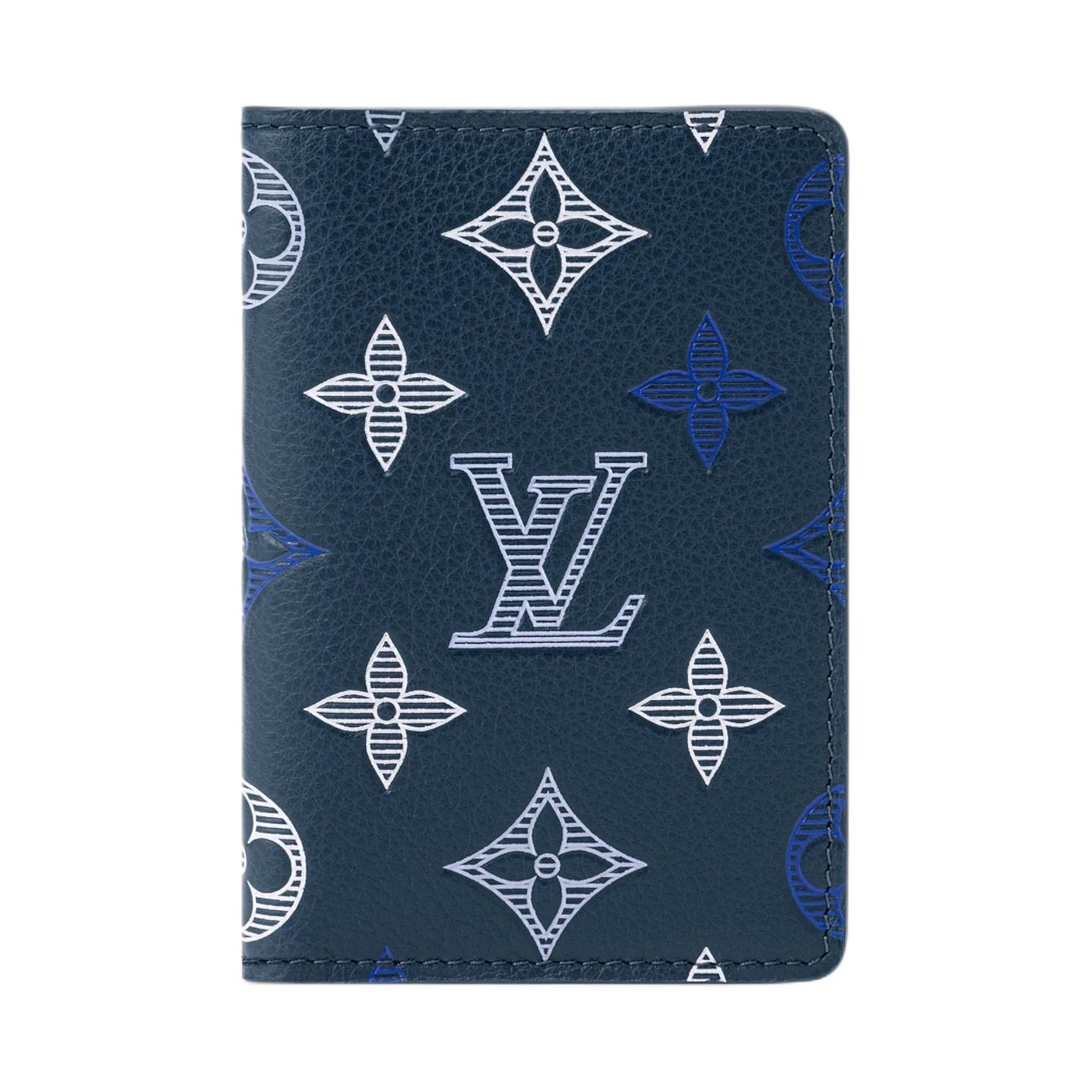 Louis Vuitton Gradient Triple Silk Print Logo Monogram Shadow Leather Card Holder Men Card Holder Deep-Blue M29135 Shopping Bag Set(Basic Set+Shopping Bag)
Louis Vuitton Gradient Triple Silk Print Logo Monogram Shadow Leather Card Holder Men Card Holder Deep-Blue M29135 Shopping Bag Set(Basic Set+Shopping Bag)