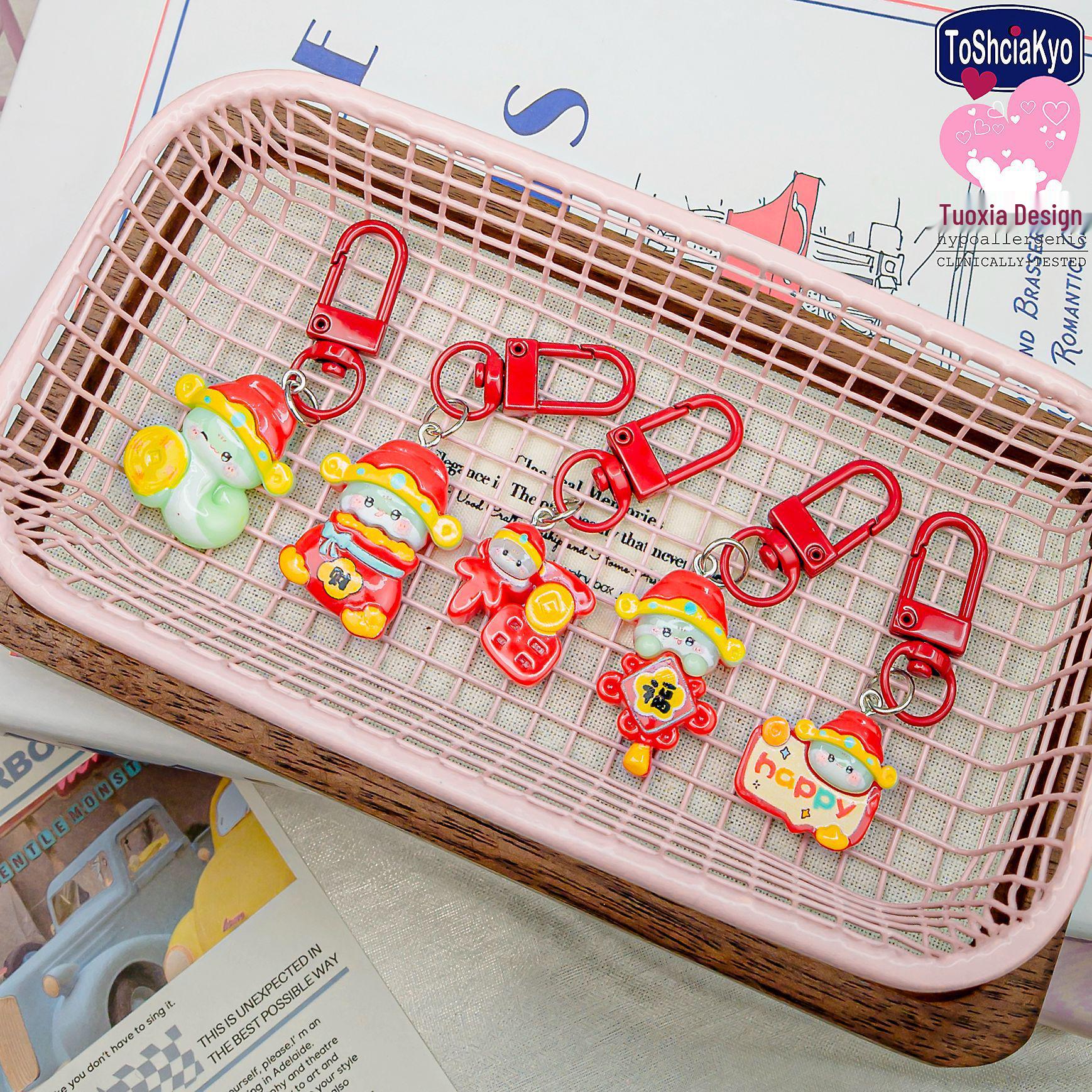 Red Buckle J40 Year of the Snake Keychain - Cute Snake Fu Bao Happy Backpack Pendant Student Accessory
Red Buckle J40 Year of the Snake Keychain - Cute Snake Fu Bao Happy Backpack Pendant Student Accessory