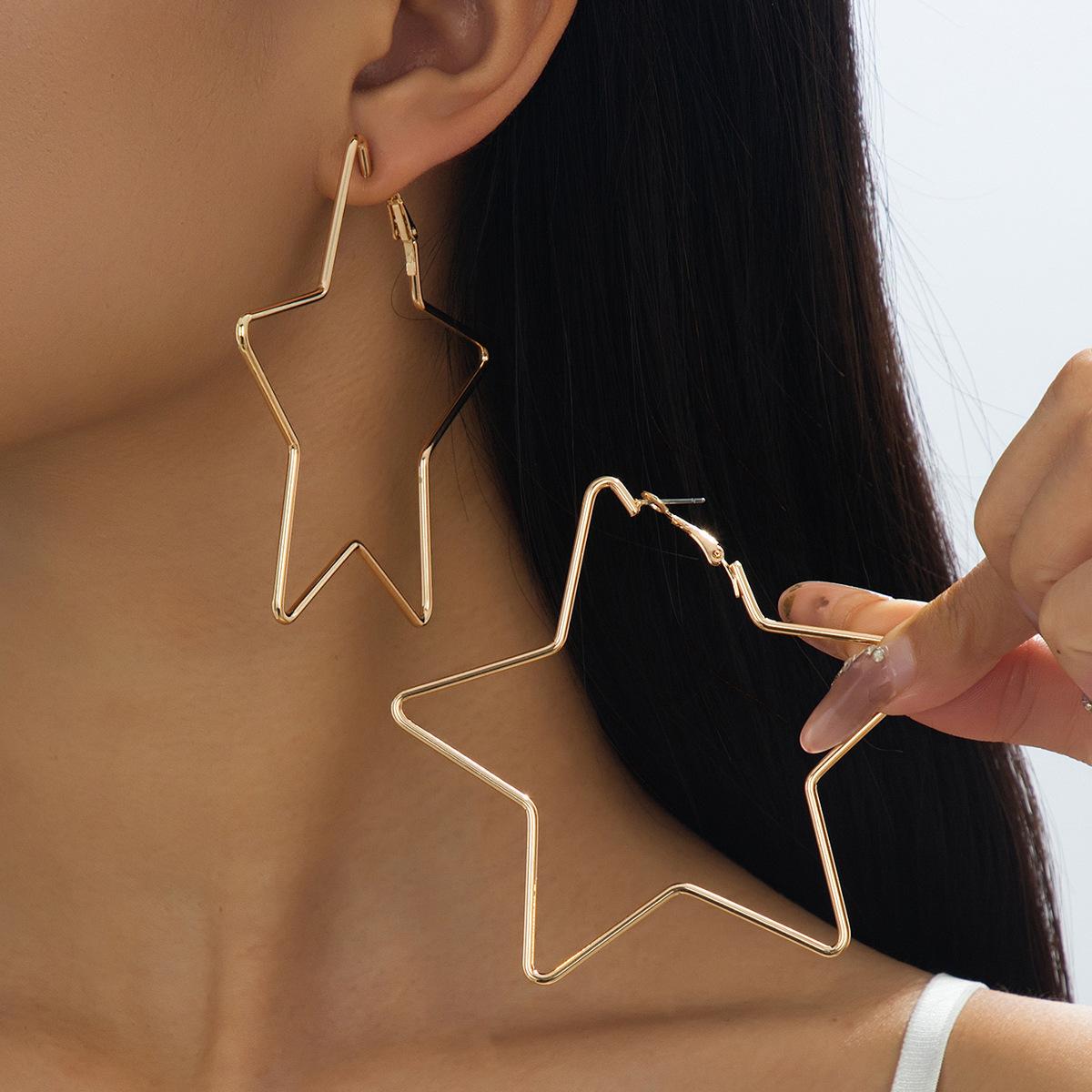 Elegant Hollow Star Exagger Gold Color Earrings for Women Fashionable Commute Style Earrings Daily Wear Punk Party Gifts Zircon
Elegant Hollow Star Exagger Gold Color Earrings for Women Fashionable Commute Style Earrings Daily Wear Punk Party Gifts Zircon