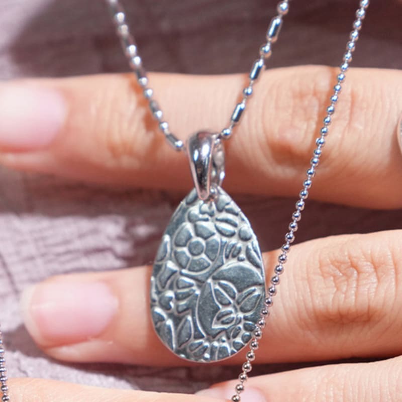 Boho Liberty Tear Flora Necklace Free
Boho Liberty Tear Flora Necklace Free