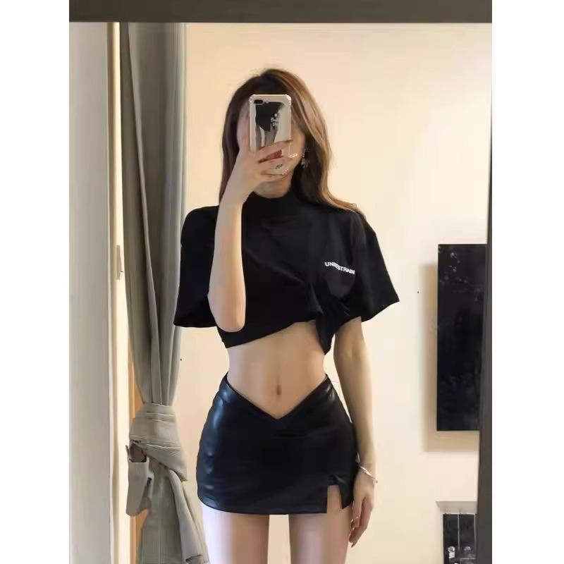 Chic Low Waist V-Cut PU Leather Midi Skirt - Sexy, Slimming Bodycon with Slit for Autumn/Winter 4XL
Chic Low Waist V-Cut PU Leather Midi Skirt - Sexy, Slimming Bodycon with Slit for Autumn/Winter 4XL